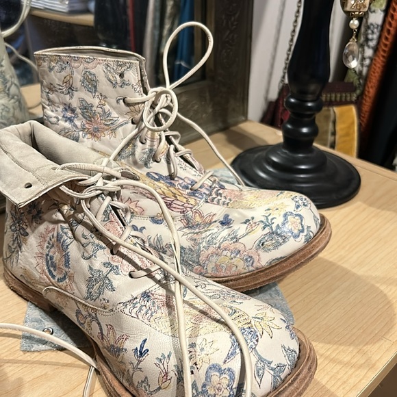 Magnolia Pearl 00AK Bojangles Boots size 40 - Picture 1 of 9